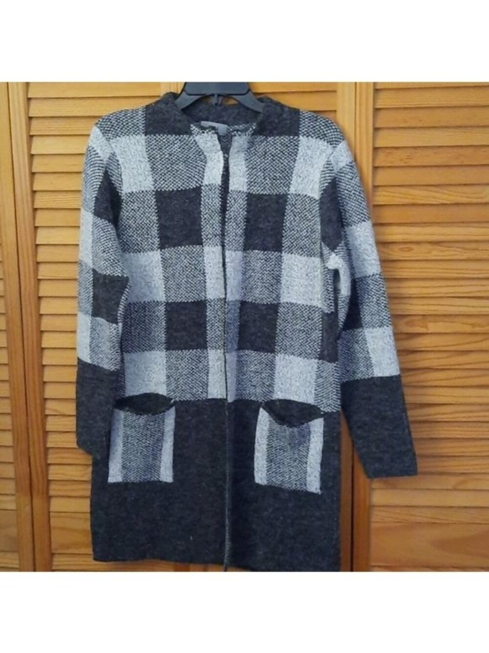 YAIRA Black White Buffalo Plaid 2 Patch Pockets Sweater Coat Cardigan Size Small